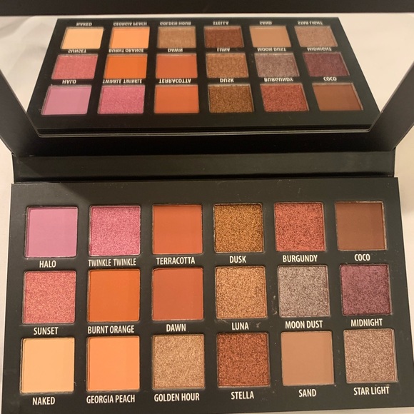 KAB Cosmetics - Day + Night Eyeshadow Palette BNIB - Picture 3 of 5